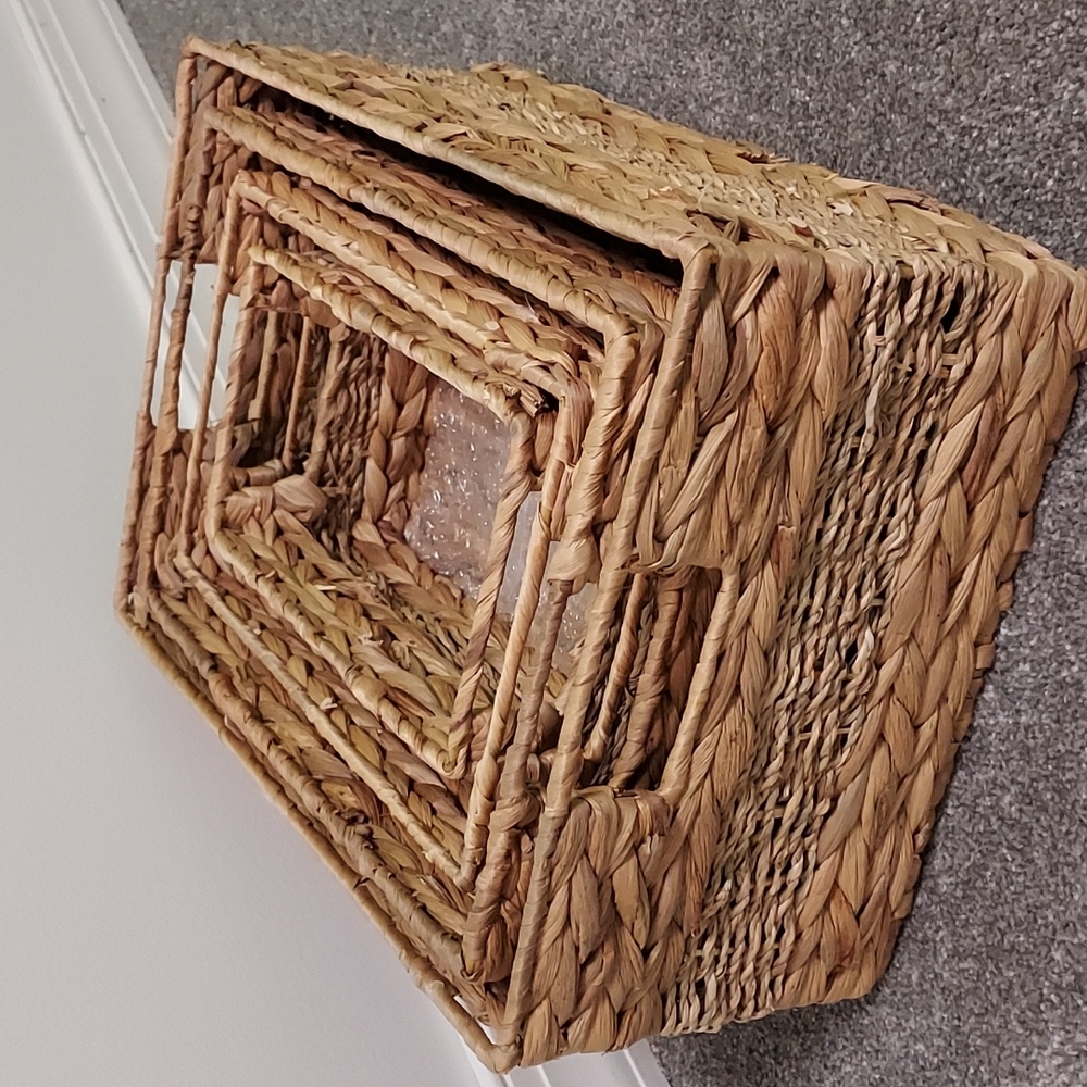 NWT 4 piece nesting baskets